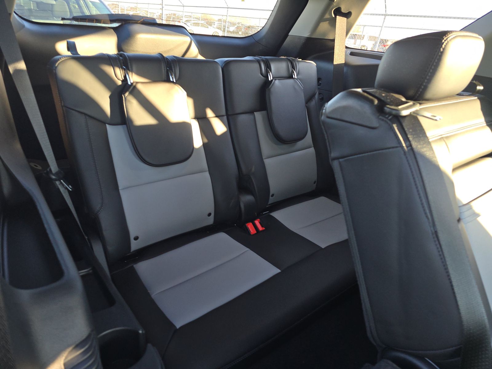 2023 Ford Explorer XLT RWD