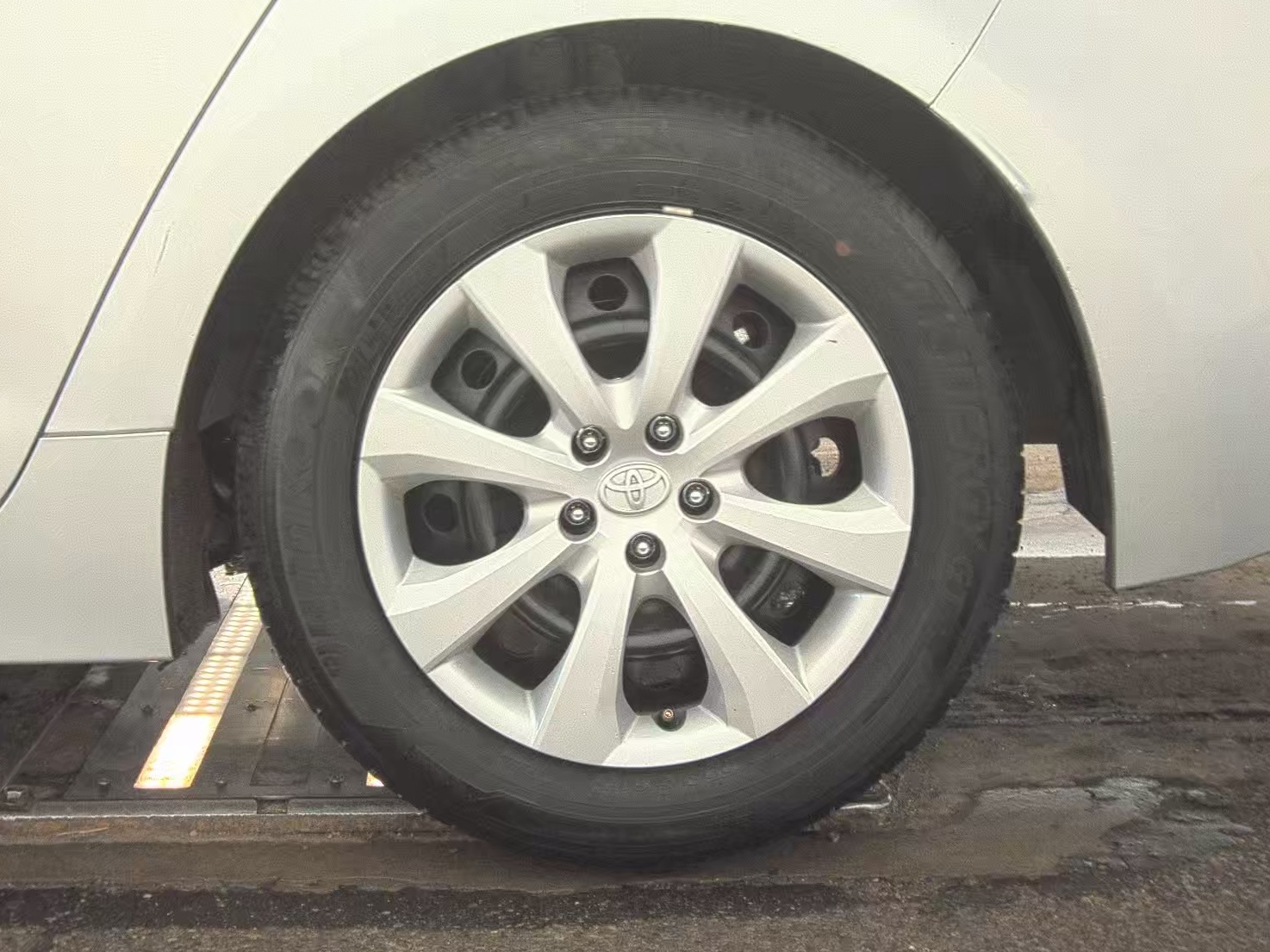 2025 Toyota Corolla LE FWD