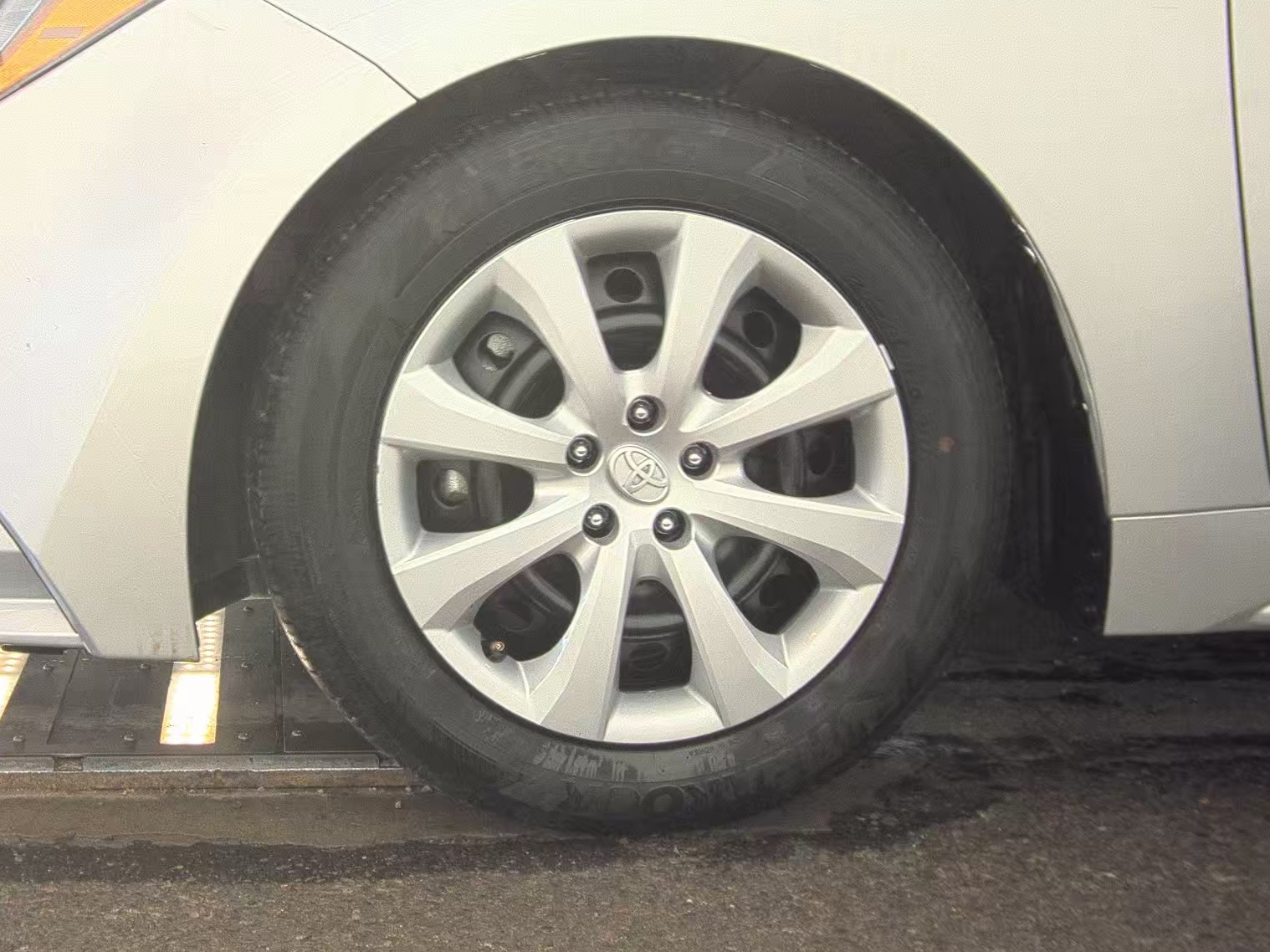 2025 Toyota Corolla LE FWD