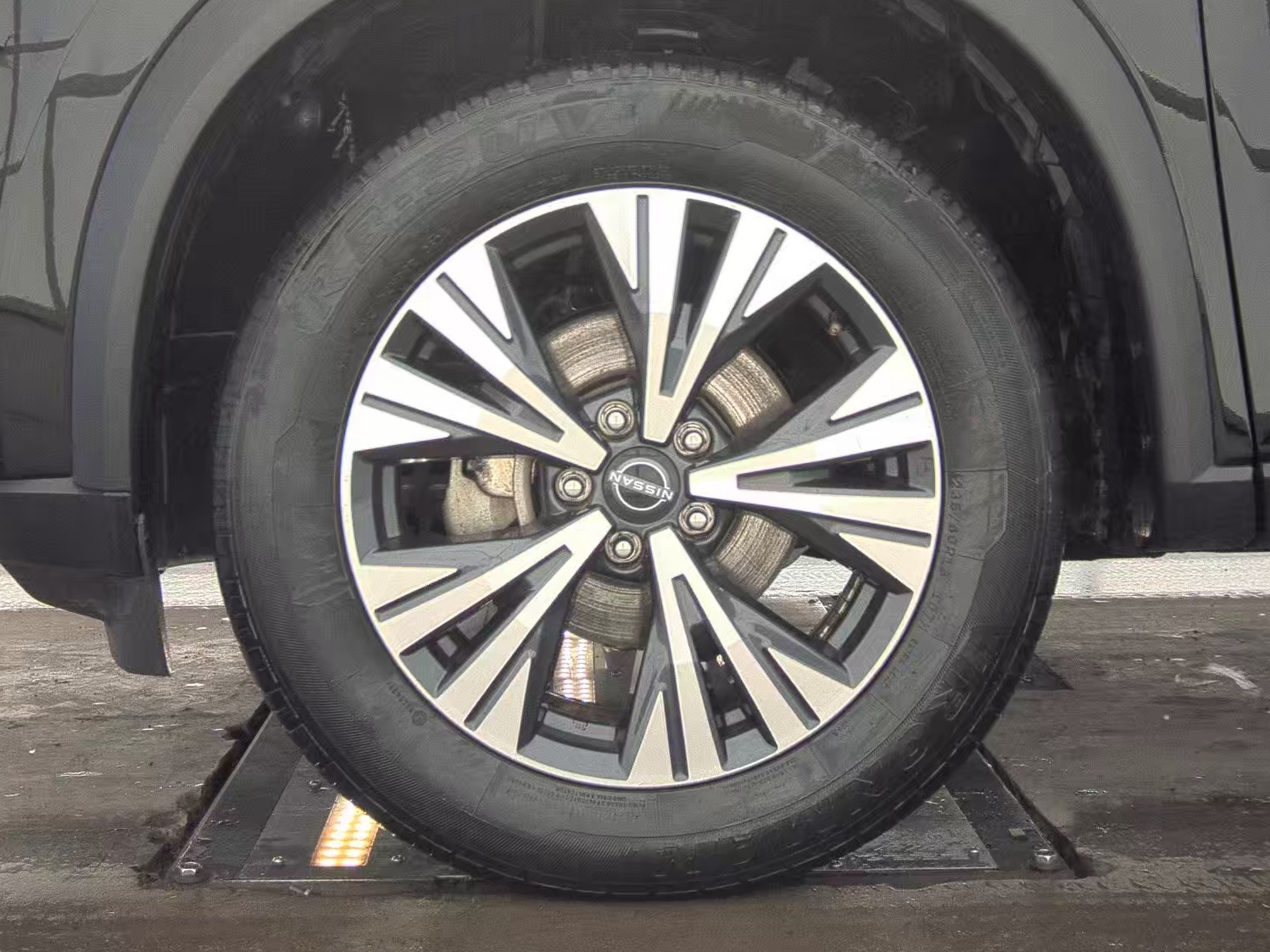 2023 Nissan Rogue SV FWD