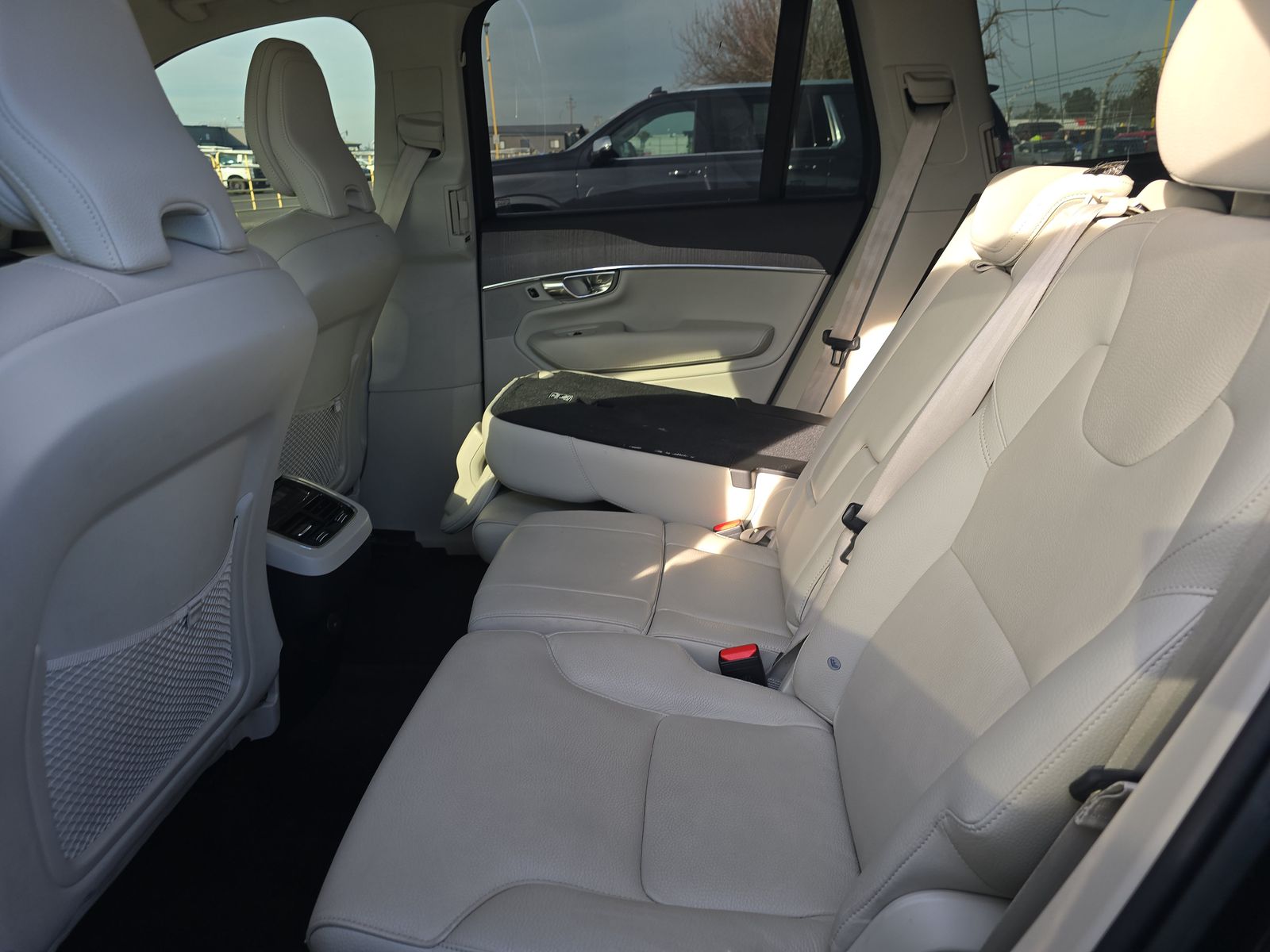 2023 Volvo XC90 B6 Plus AWD