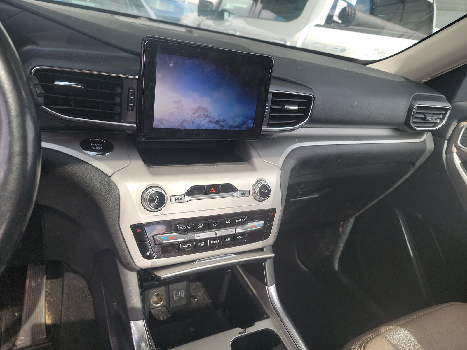 2020 Ford Explorer XLT RWD