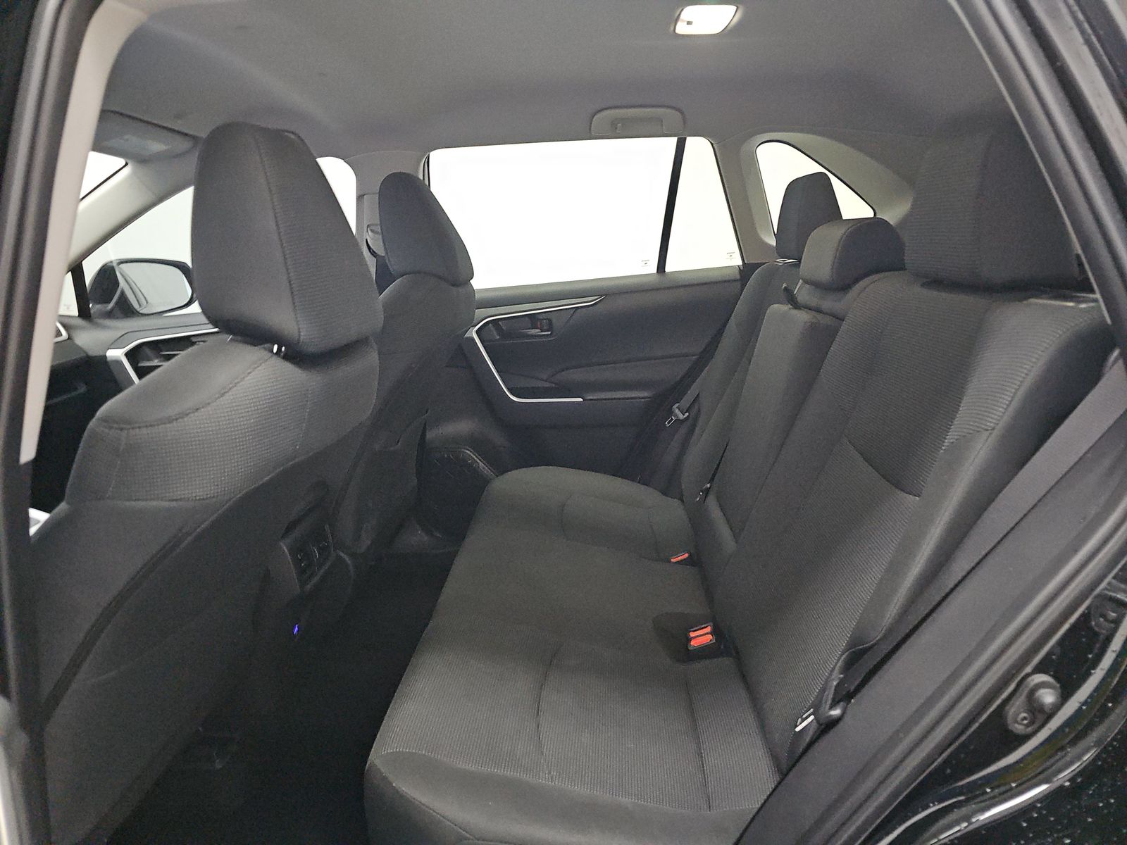 2025 Toyota RAV4 LE FWD