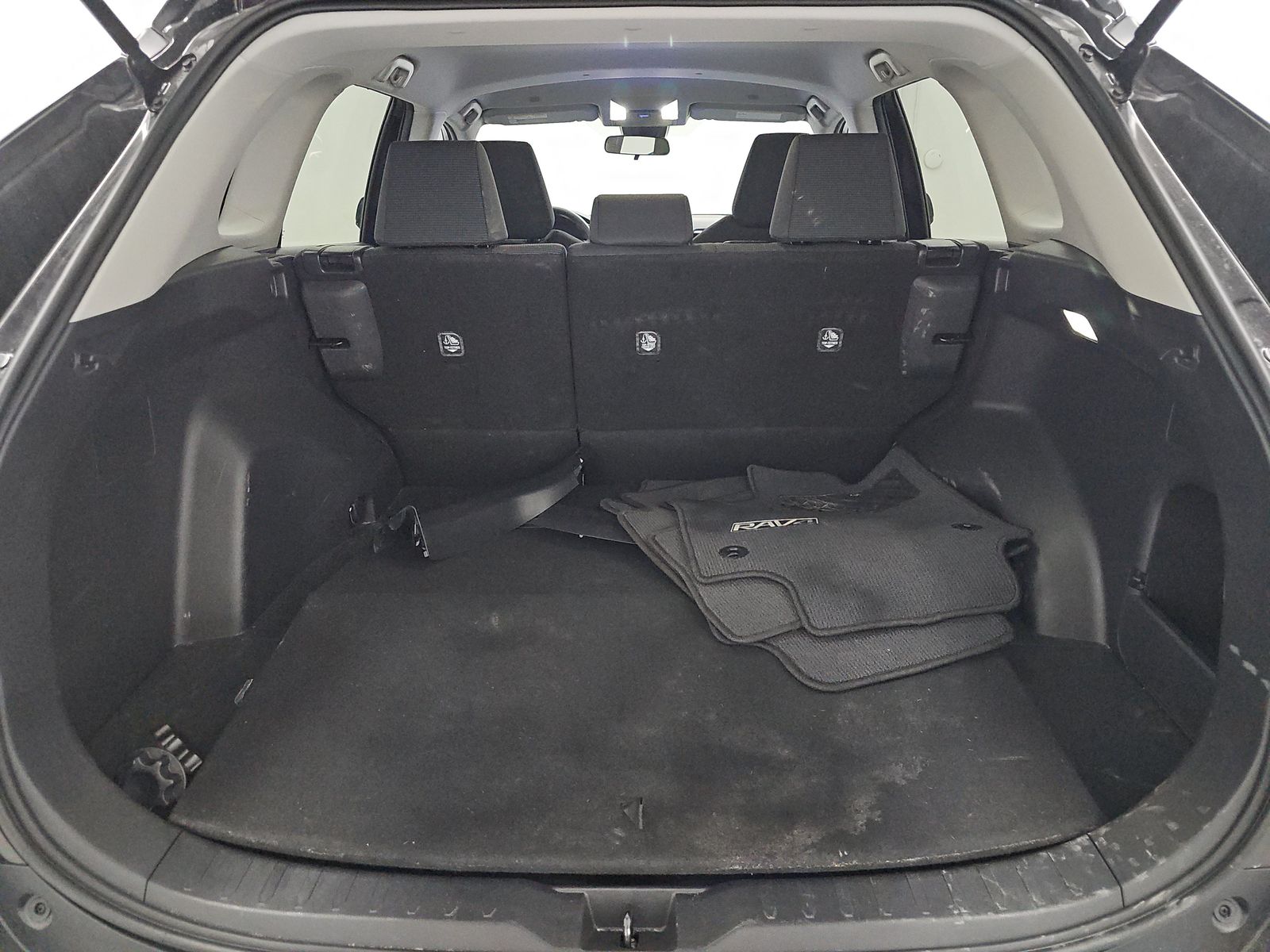 2025 Toyota RAV4 LE FWD