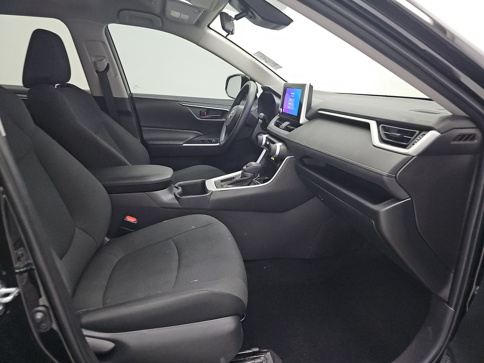 2025 Toyota RAV4 LE FWD