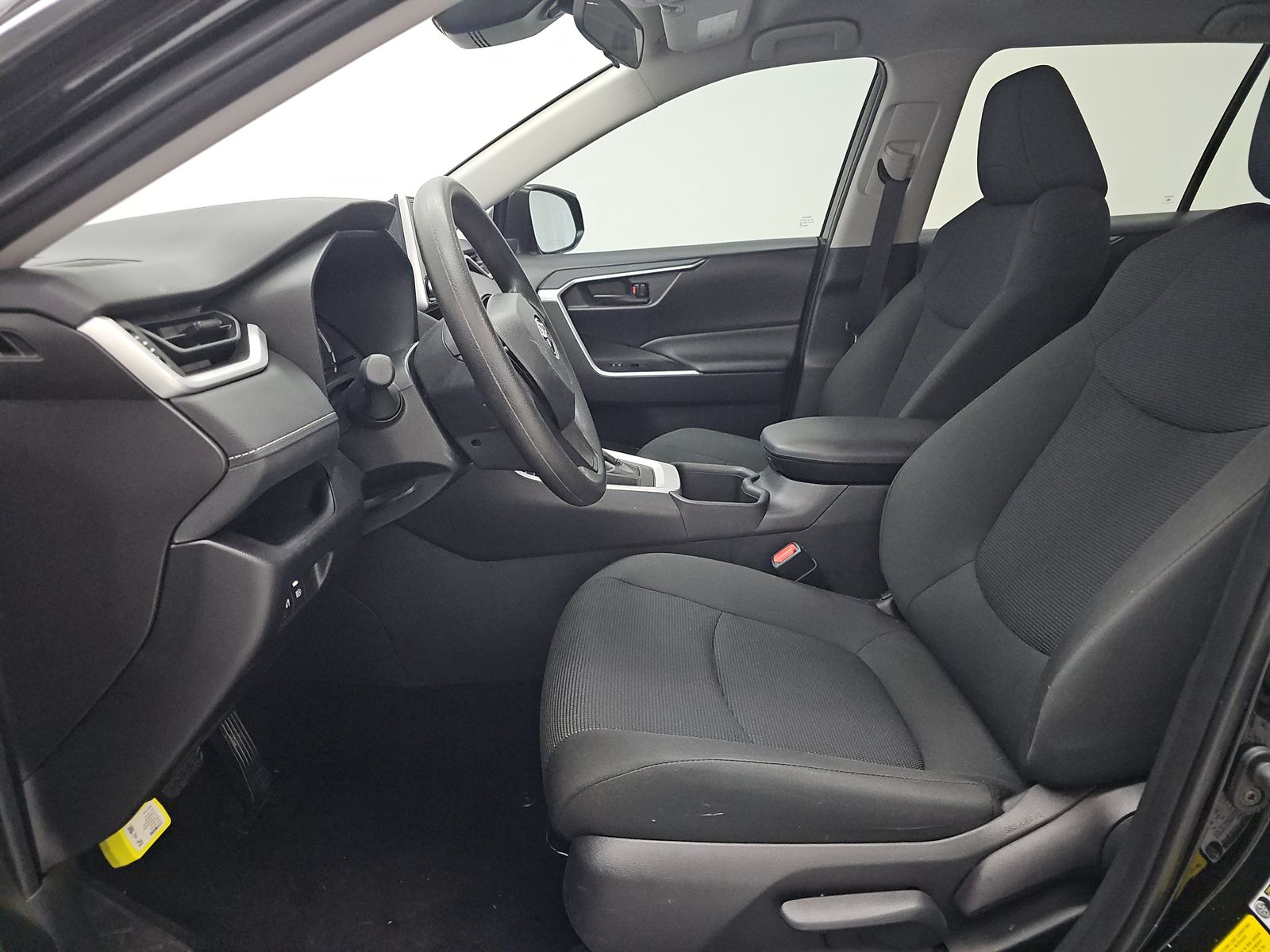 2025 Toyota RAV4 LE FWD