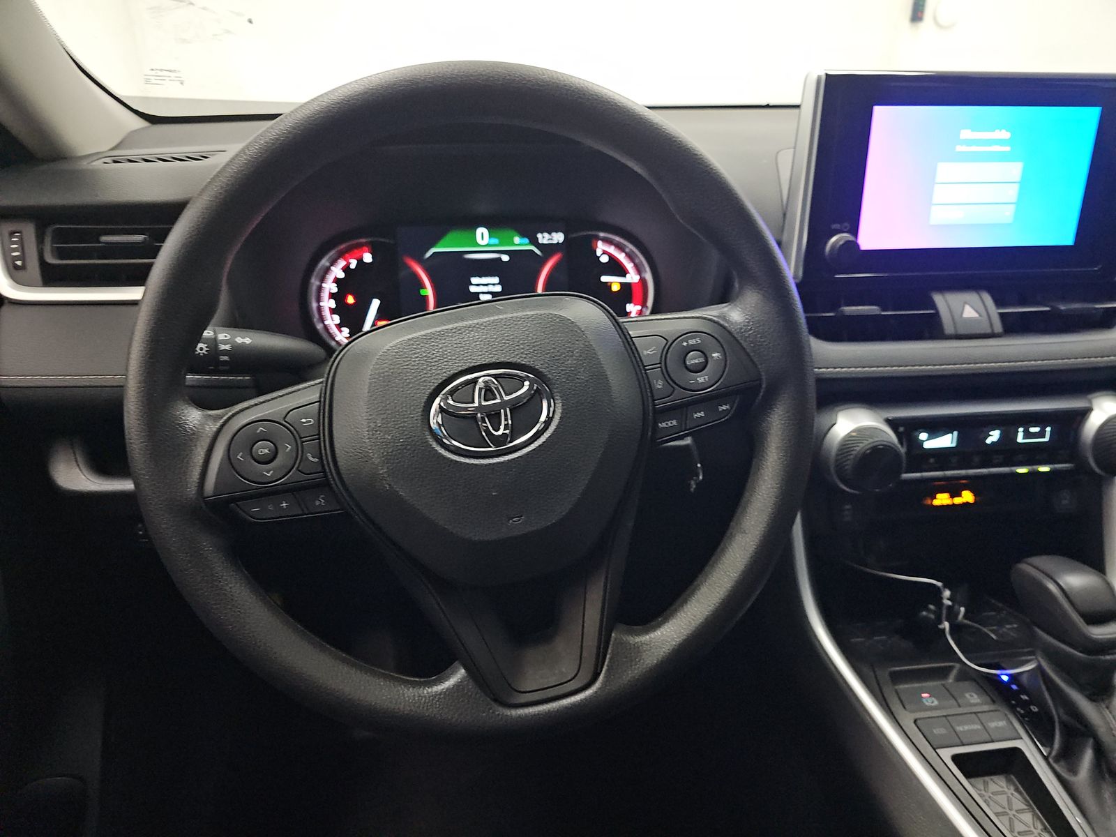 2025 Toyota RAV4 LE FWD