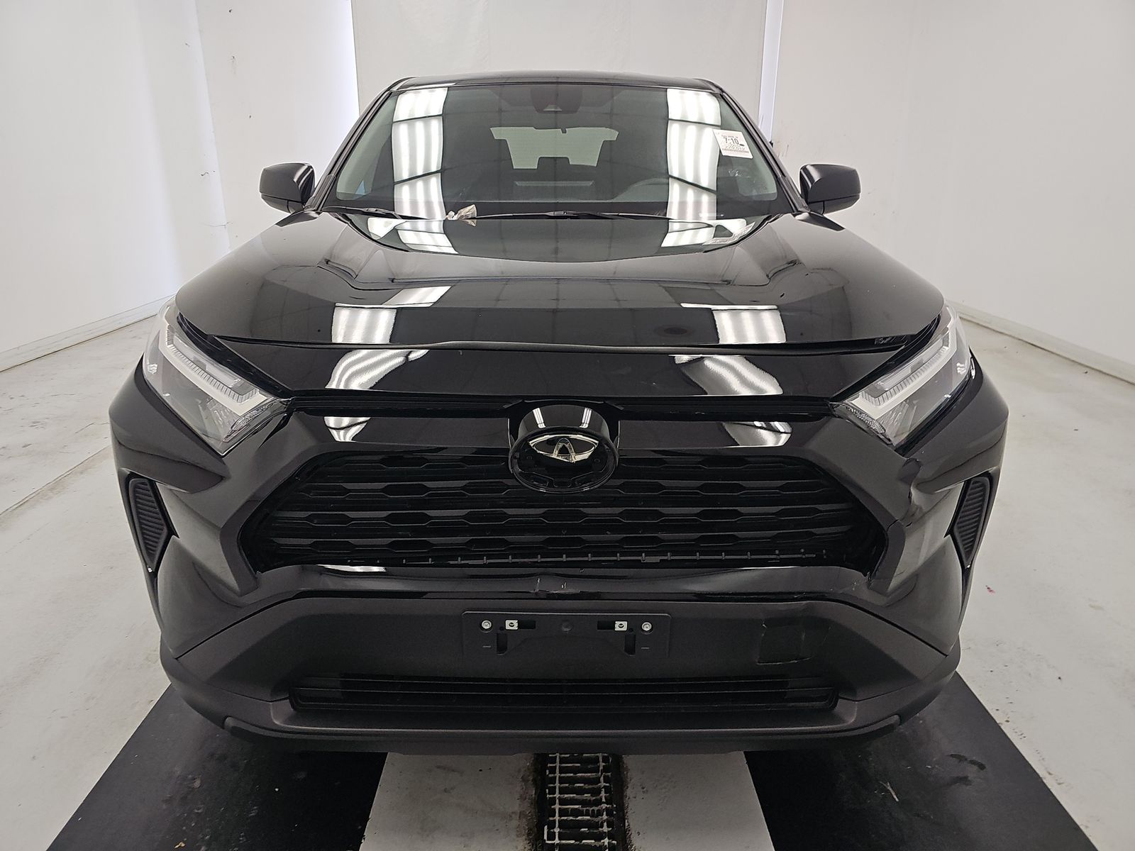 2025 Toyota RAV4 LE FWD