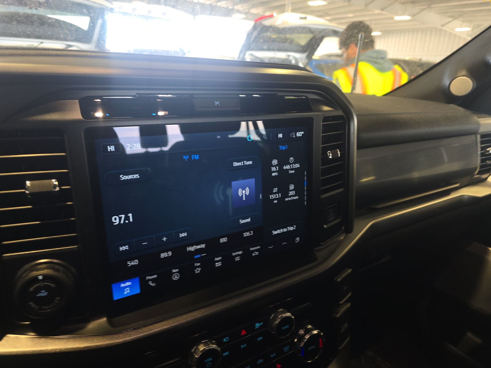 2025 Ford F-150 Lariat AWD