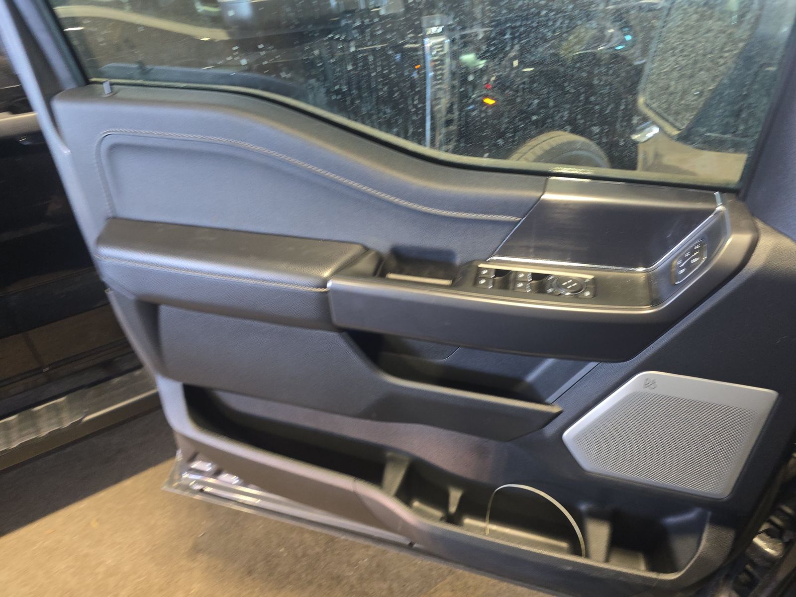 2025 Ford F-150 Lariat AWD