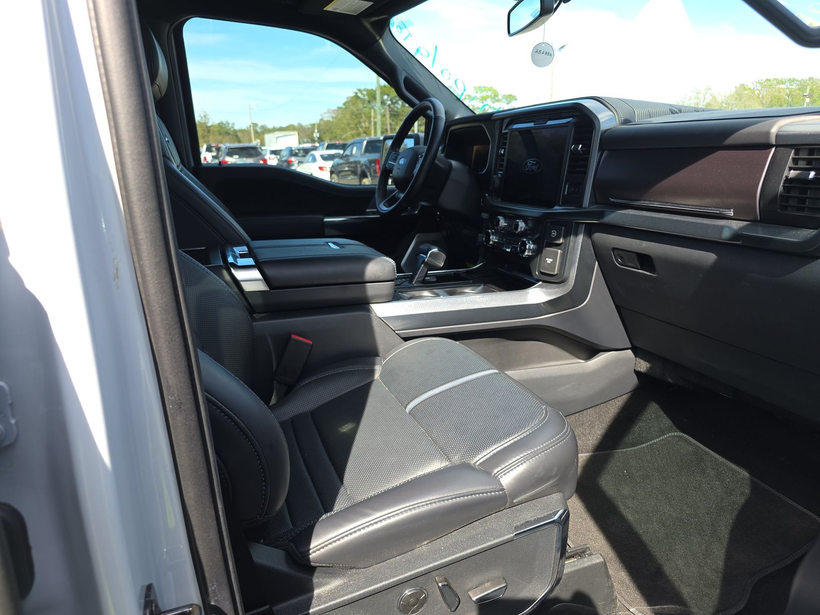 2025 Ford F-150 Hybrid Platinum AWD