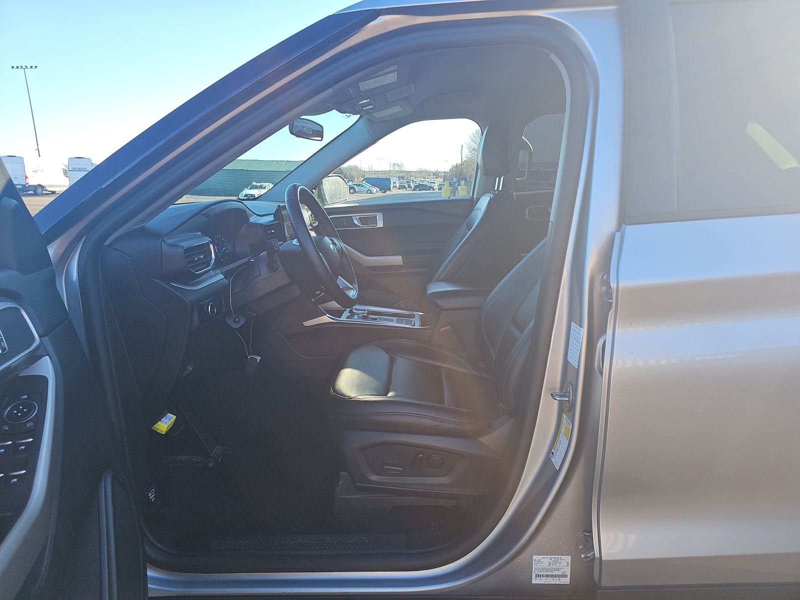 2024 Ford Explorer XLT RWD