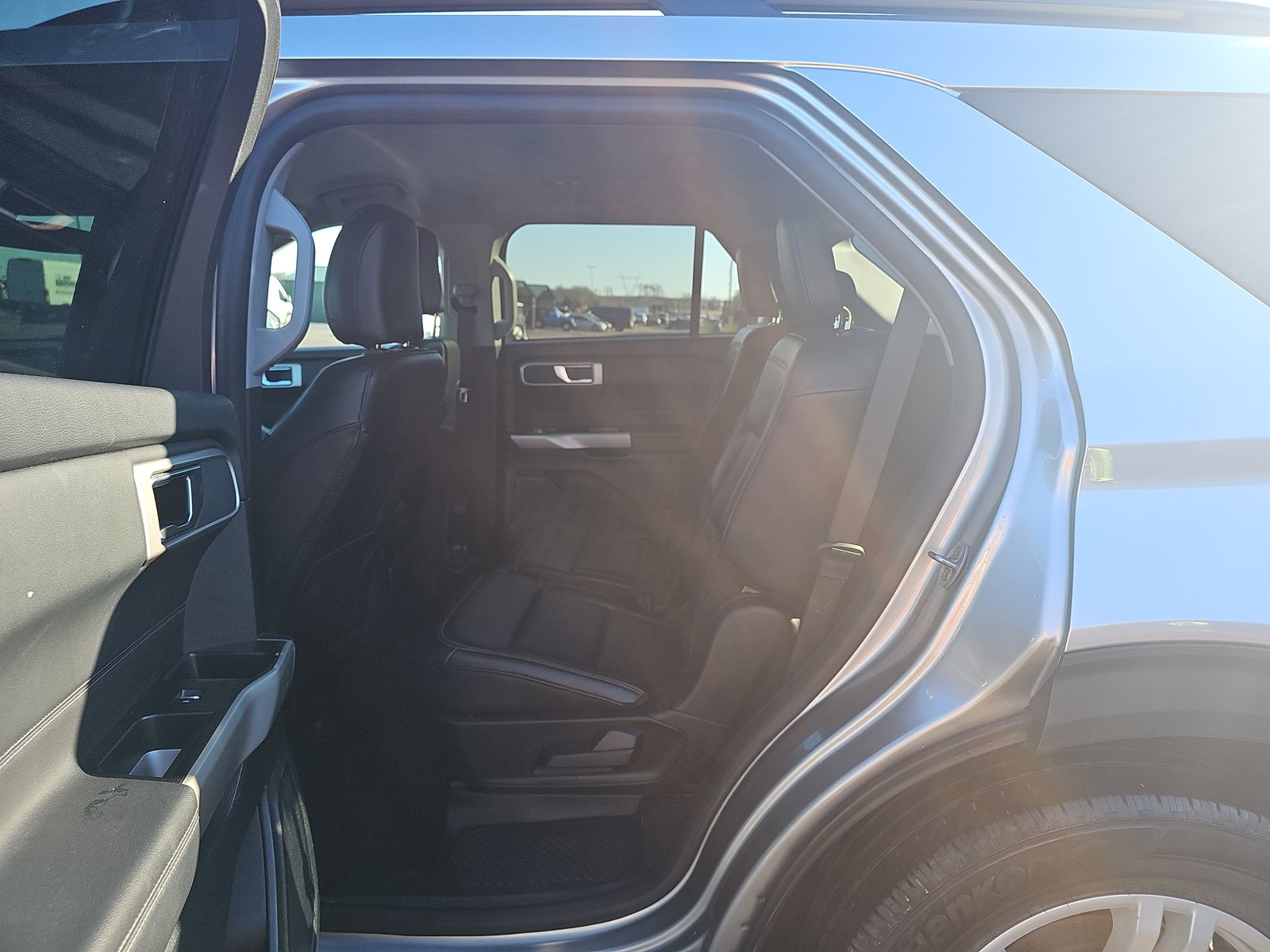 2024 Ford Explorer XLT RWD