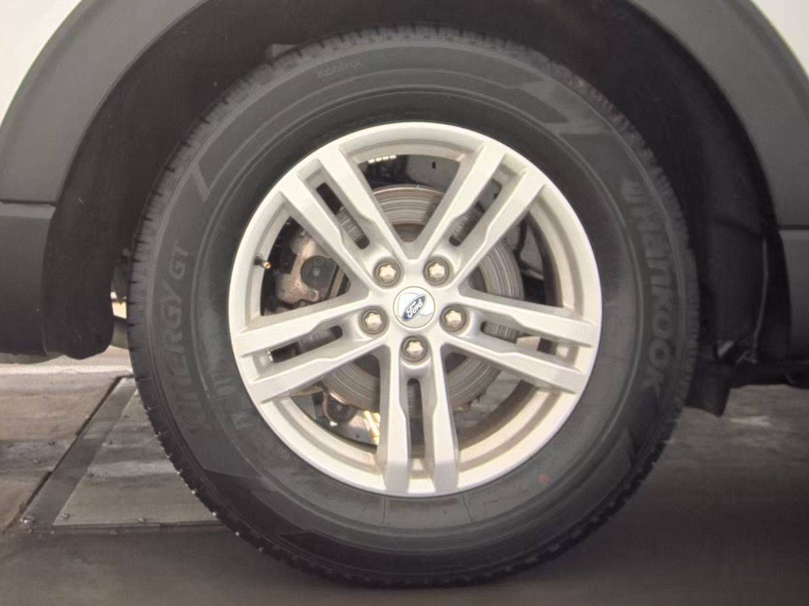 2024 Ford Explorer XLT RWD