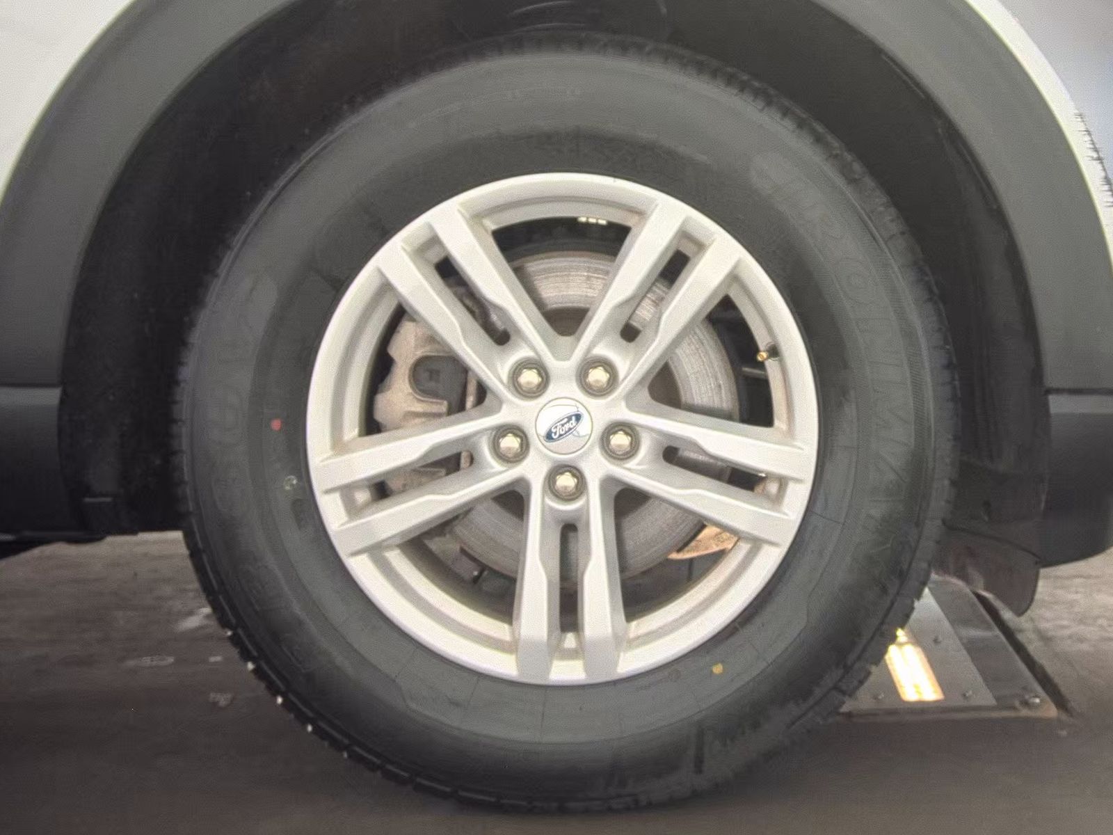 2024 Ford Explorer XLT RWD