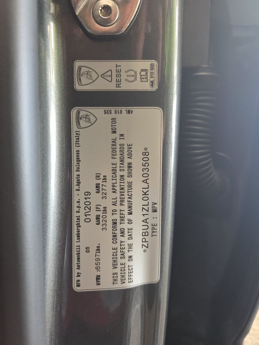 2019 Lamborghini Urus Base AWD