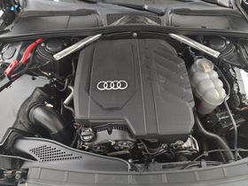 Audi A4 Sedan Premium Plus 45 TFSI снимка Audi A4 Sedan Premium Plus 45 TFSI