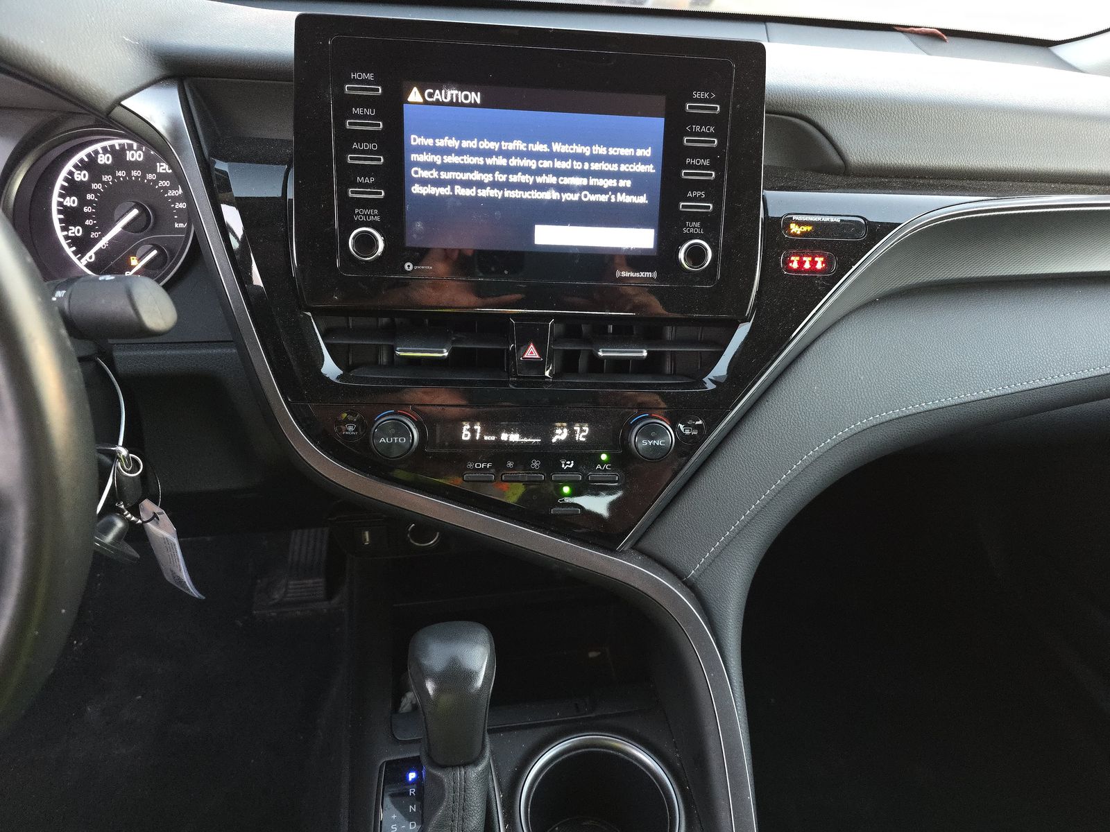 2024 Toyota Camry SE FWD