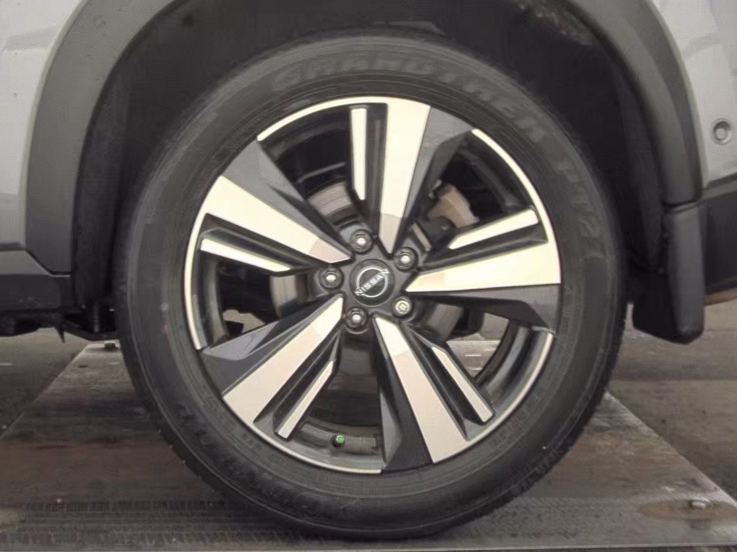 2023 Nissan Rogue Platinum FWD