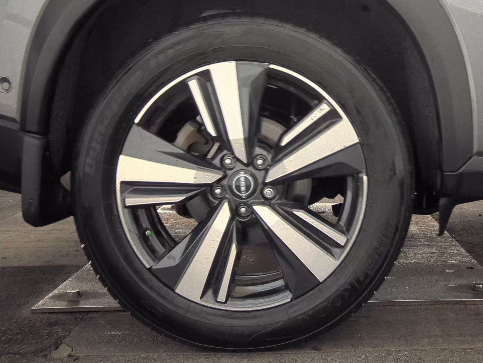 2023 Nissan Rogue Platinum FWD