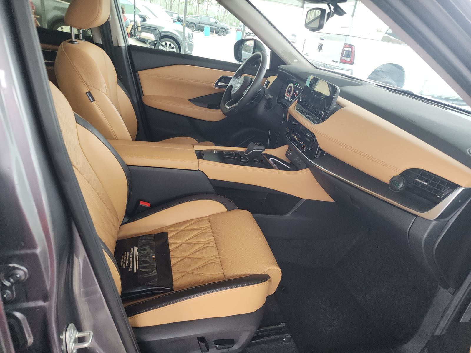 2023 Nissan Rogue Platinum FWD