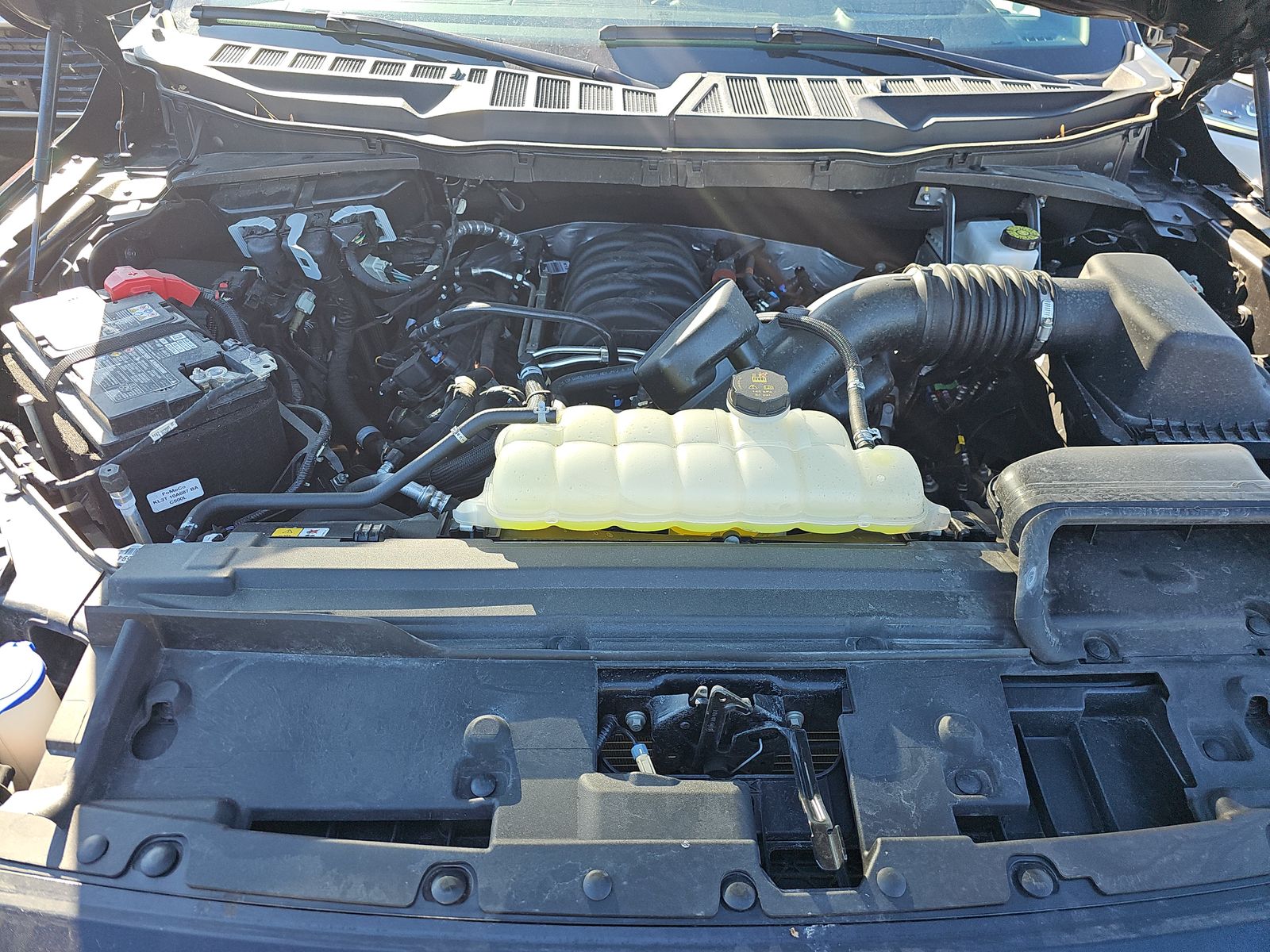 2025 Ford F-150 Lariat AWD