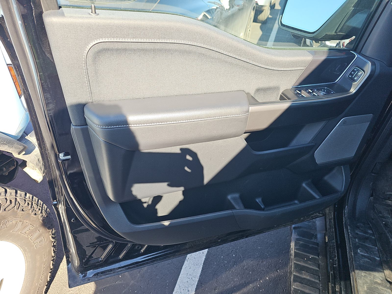 2025 Ford F-150 Hybrid Lariat AWD