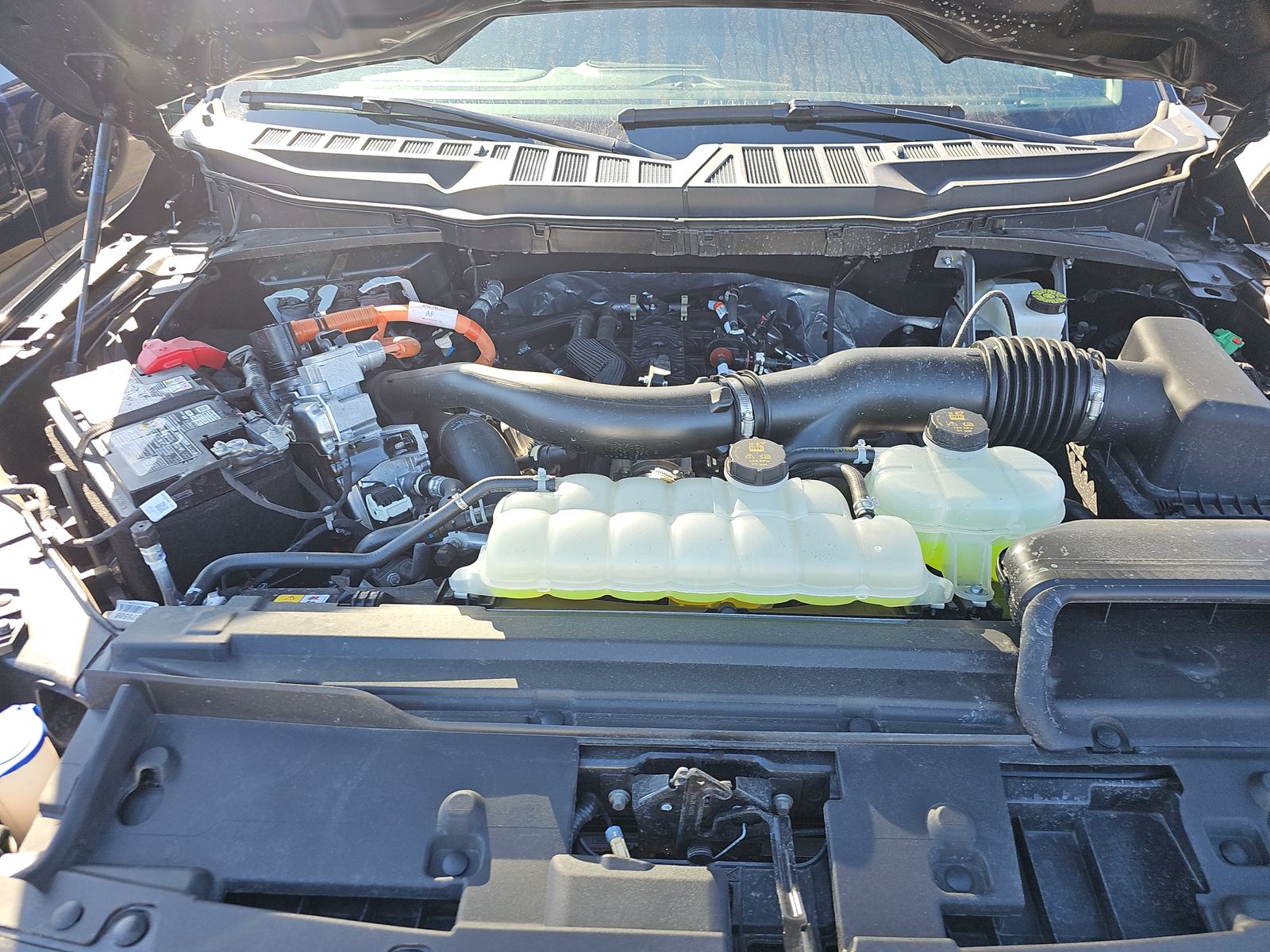 2025 Ford F-150 Hybrid Lariat AWD