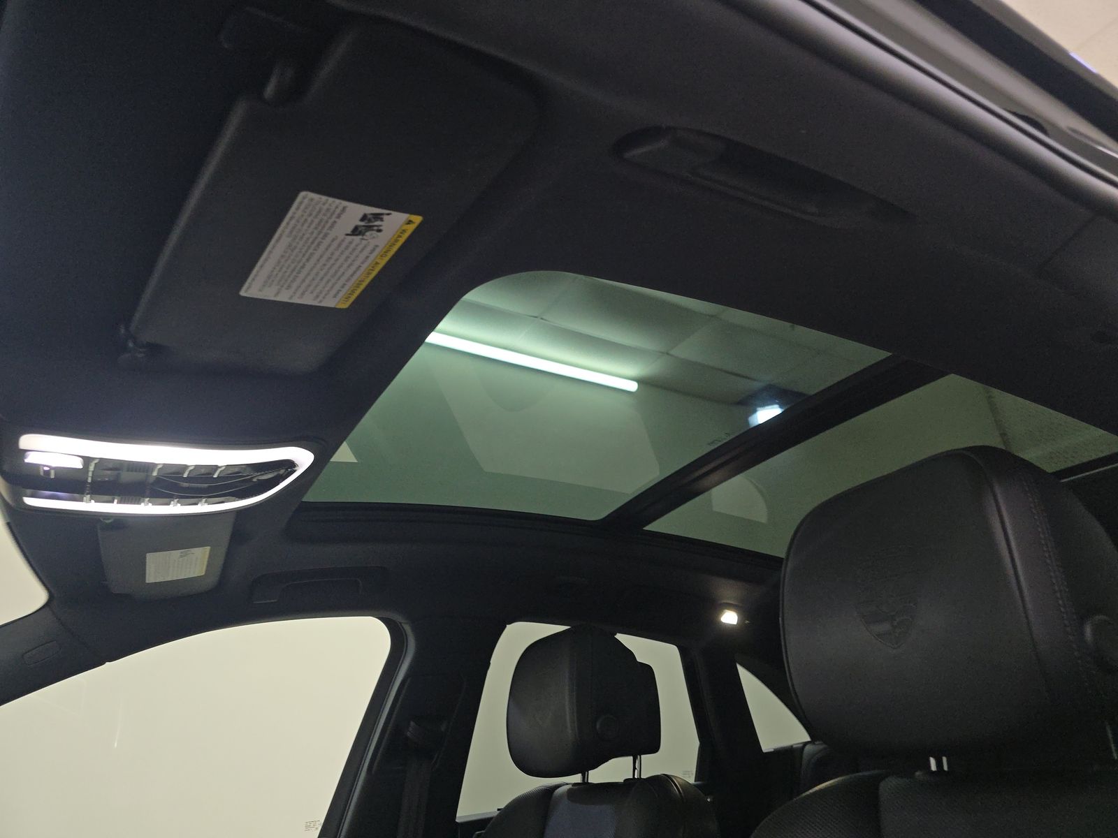 2023 Porsche Macan Base AWD