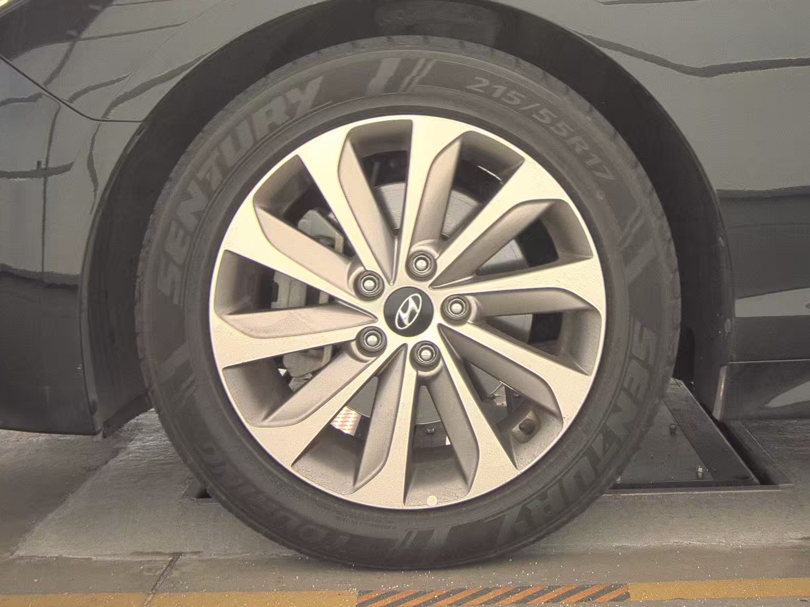 HYUNDAI 2.4L SPORT - 10