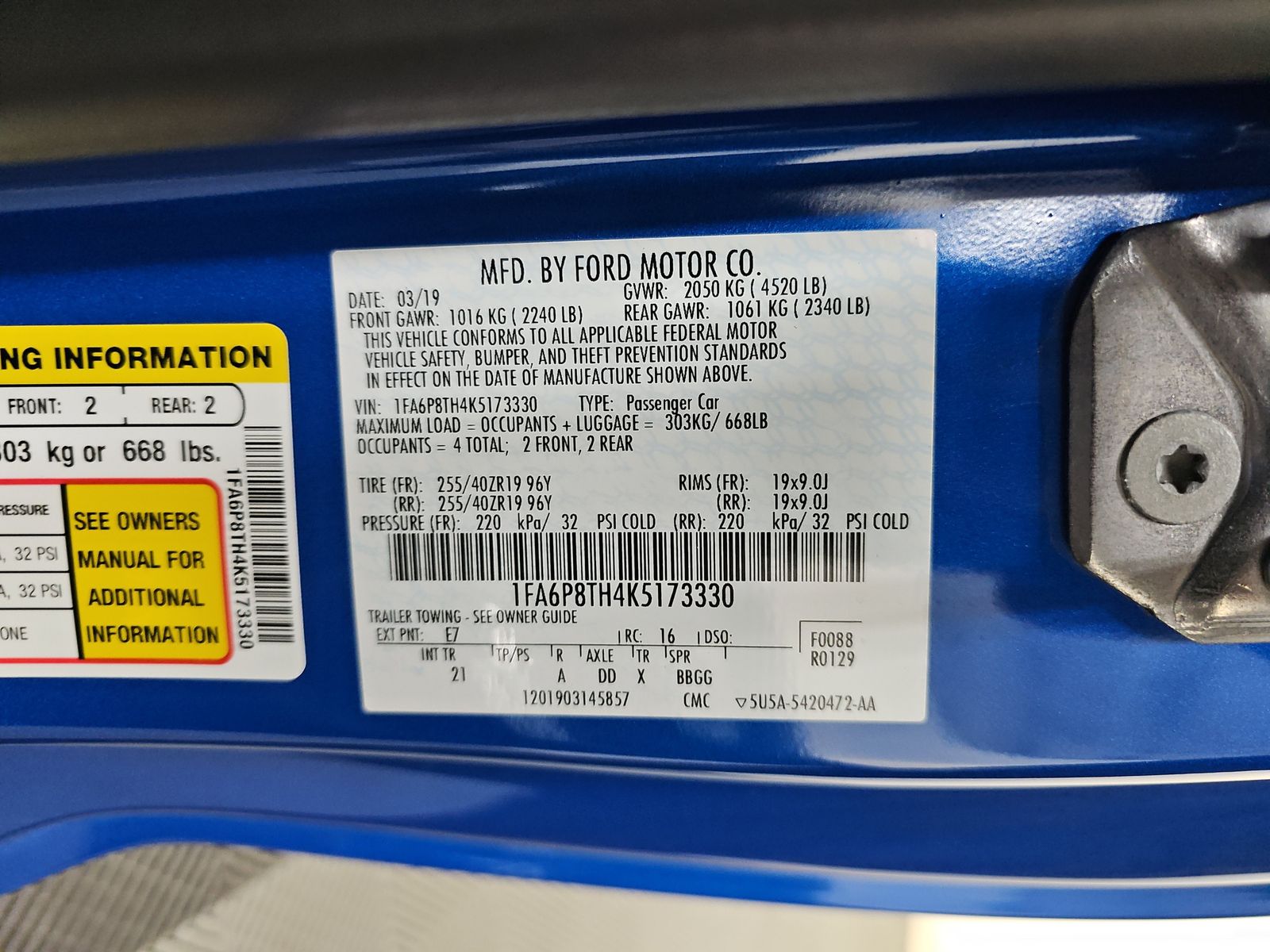 2019 Ford Mustang EcoBoost RWD