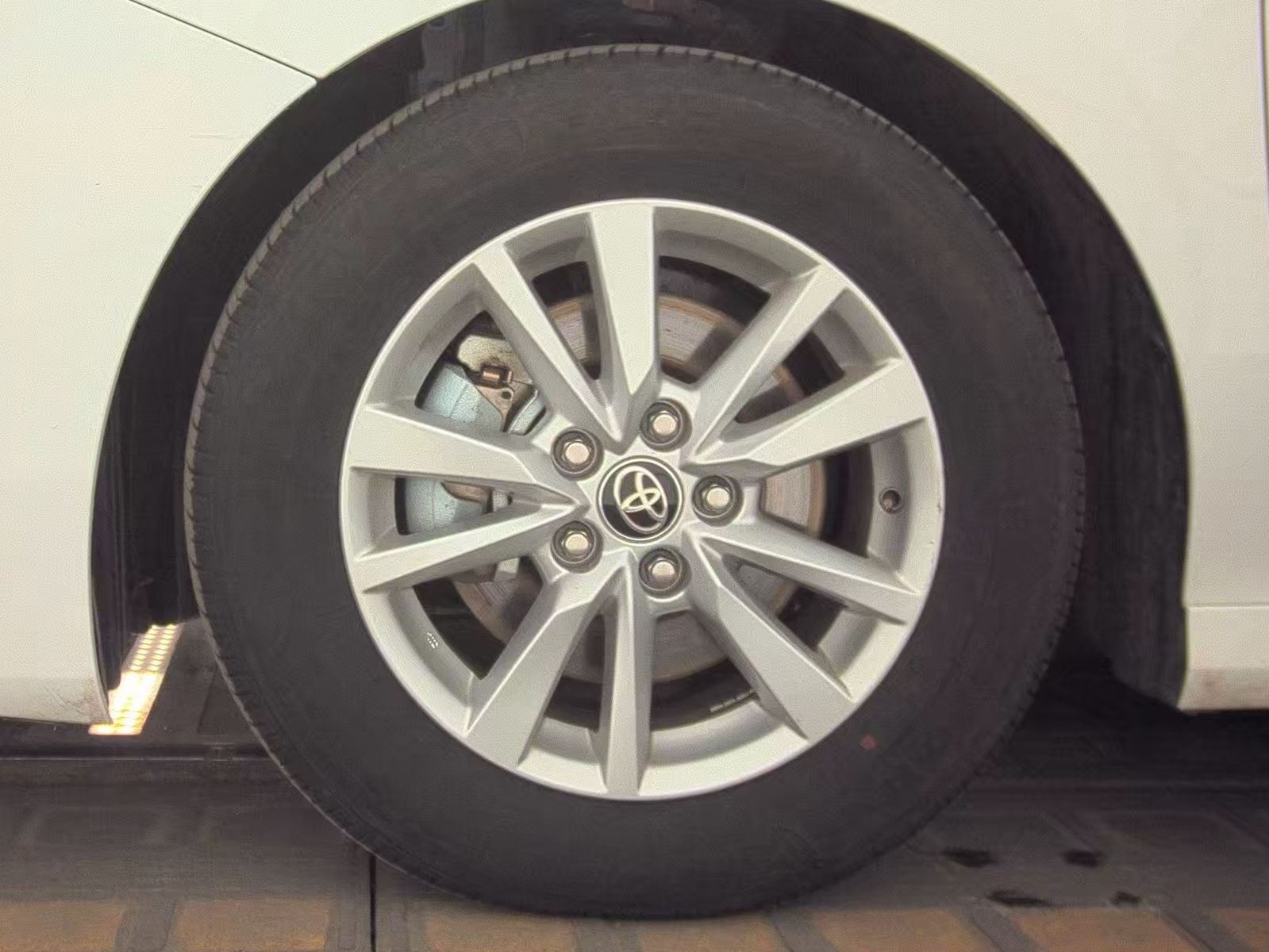 2025 Toyota Camry LE FWD