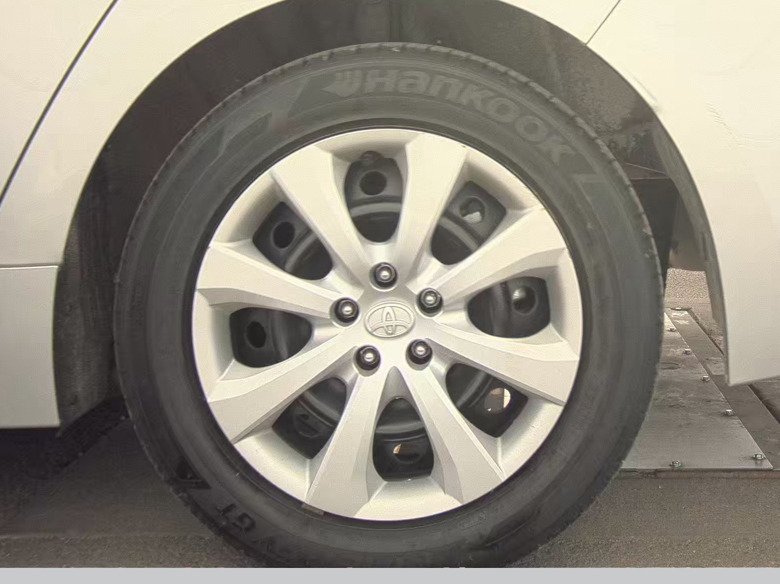 2024 Toyota Corolla LE FWD