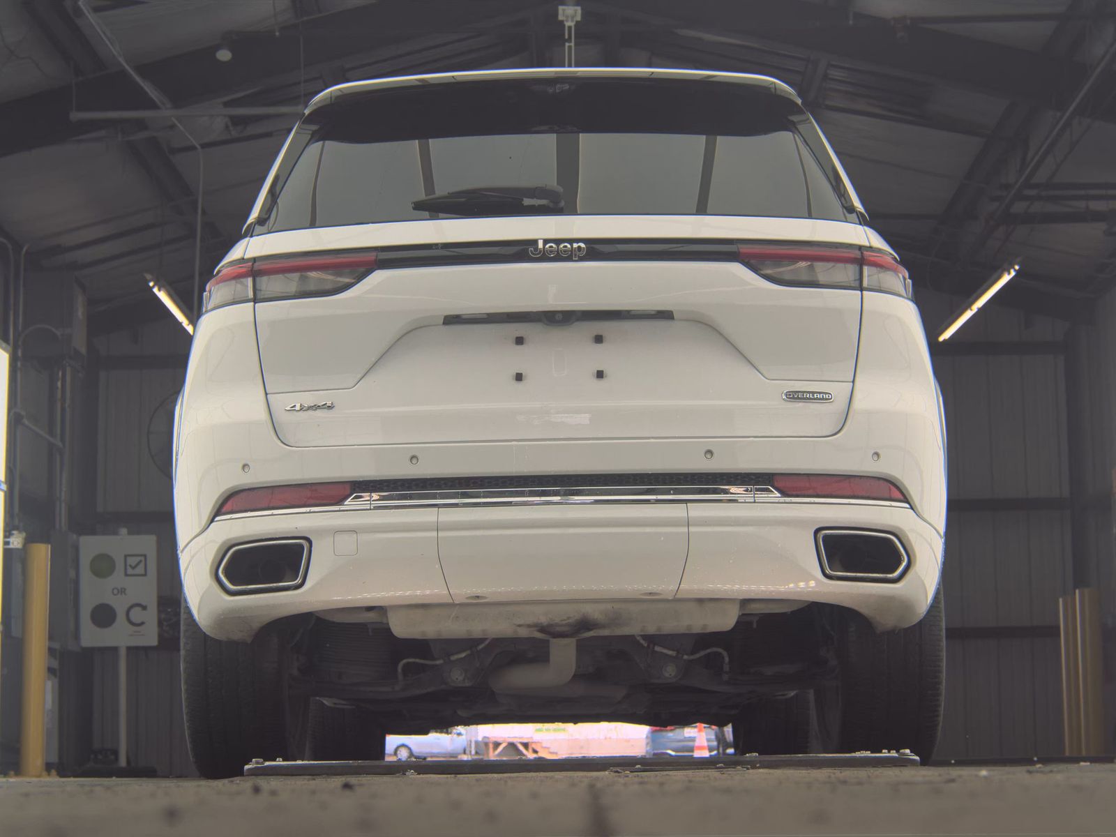 JEEP OVERLAND - 8