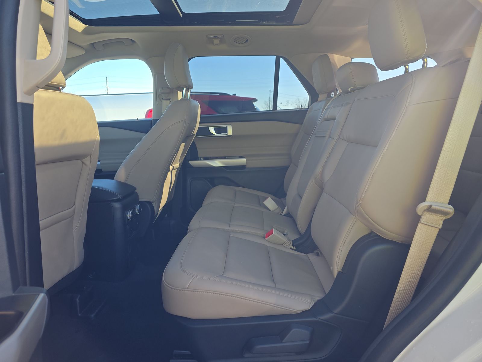 2023 Ford Explorer XLT AWD