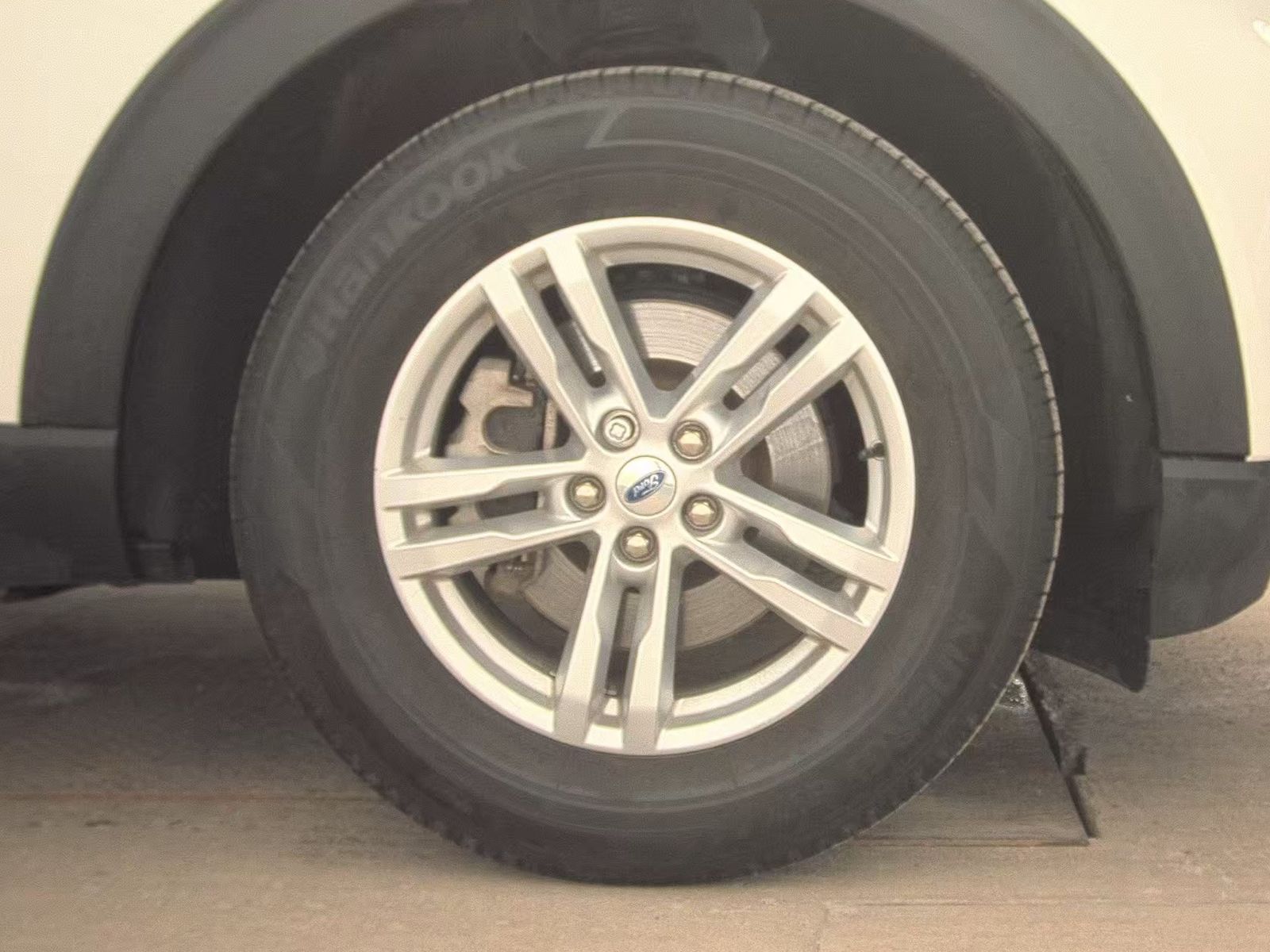 2023 Ford Explorer XLT AWD