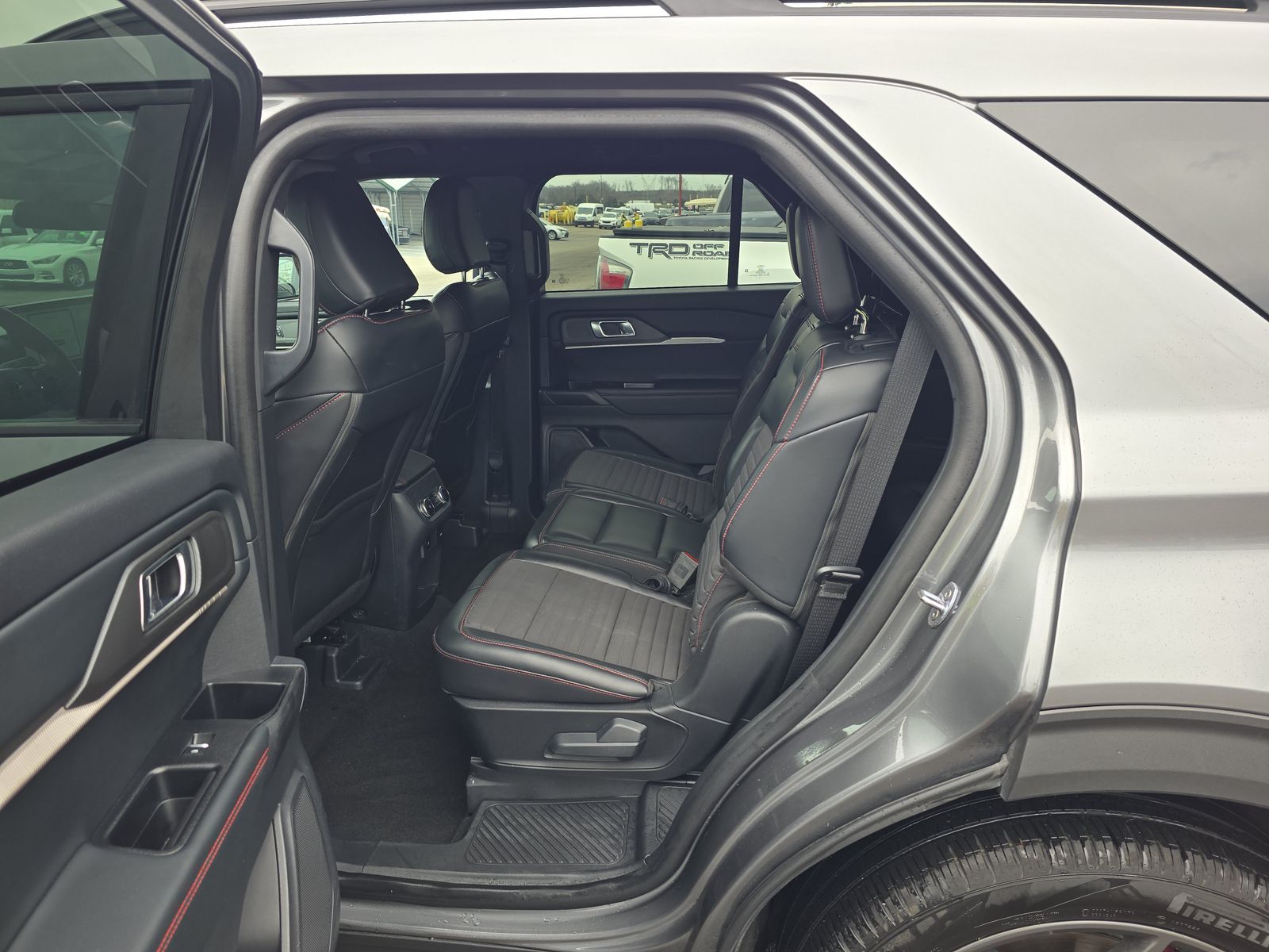 2025 Ford Explorer ST-Line AWD