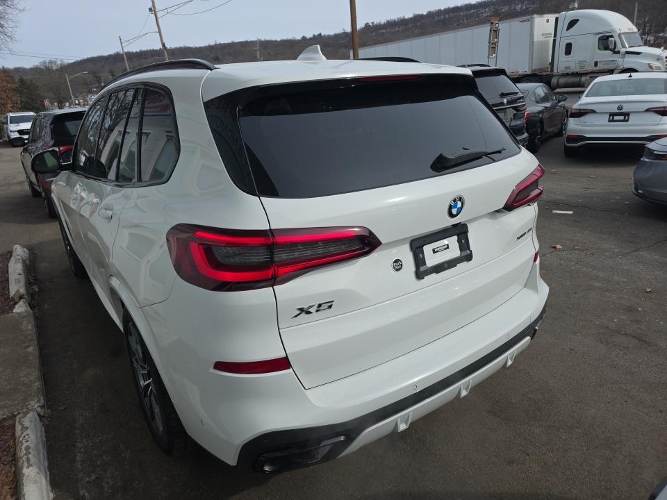2022 BMW X5 xDrive40i AWD