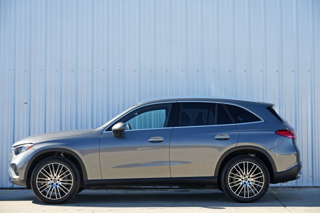 Mercedes-Benz GLC 300 4MATIC снимка Mercedes-Benz GLC 300 4MATIC