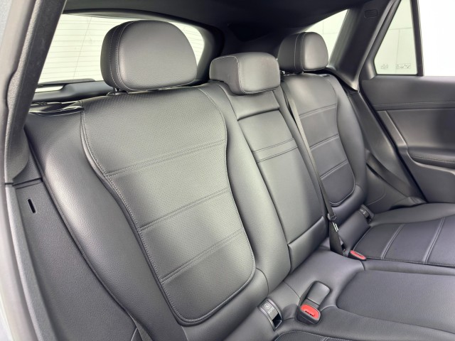 Mercedes-Benz GLC 300 4MATIC снимка Mercedes-Benz GLC 300 4MATIC