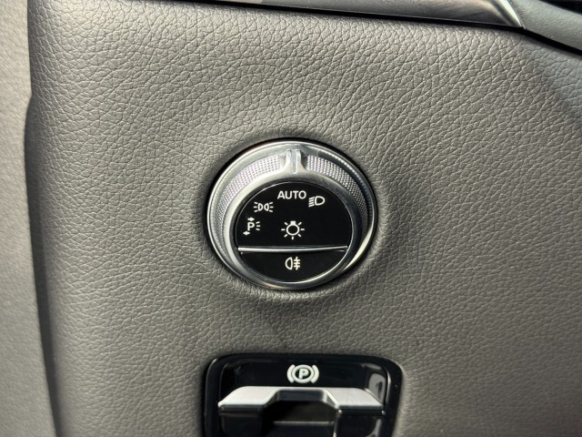 Mercedes-Benz GLC 300 4MATIC снимка Mercedes-Benz GLC 300 4MATIC