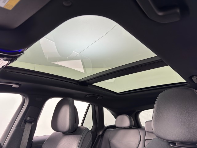 Mercedes-Benz GLC 300 4MATIC снимка Mercedes-Benz GLC 300 4MATIC