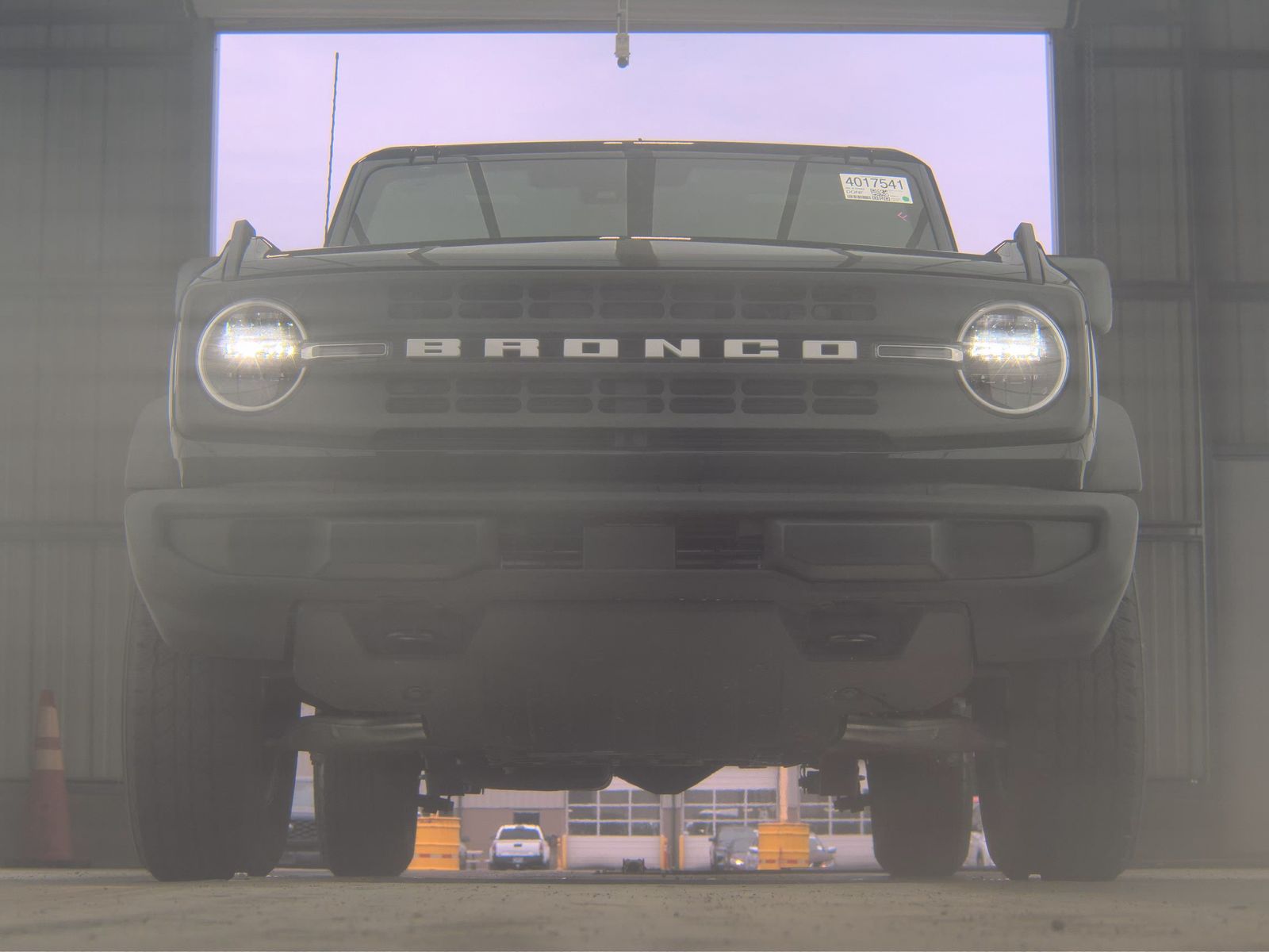 FORD BRONCO - 4