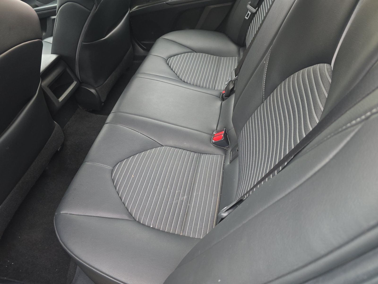 2021 Toyota Camry SE FWD