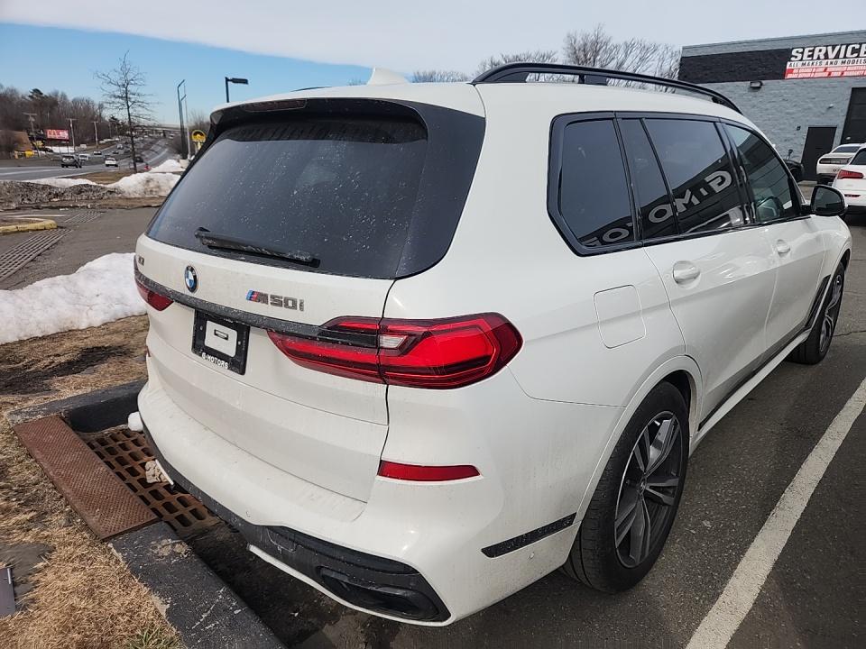 2022 BMW X7 M50i AWD