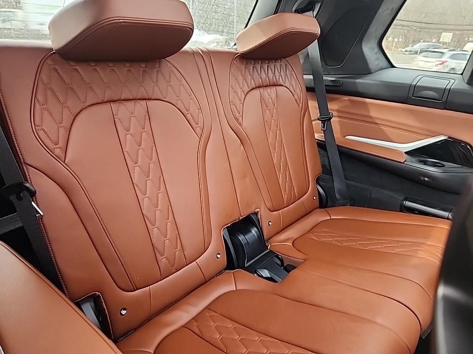2022 BMW X7 M50i AWD