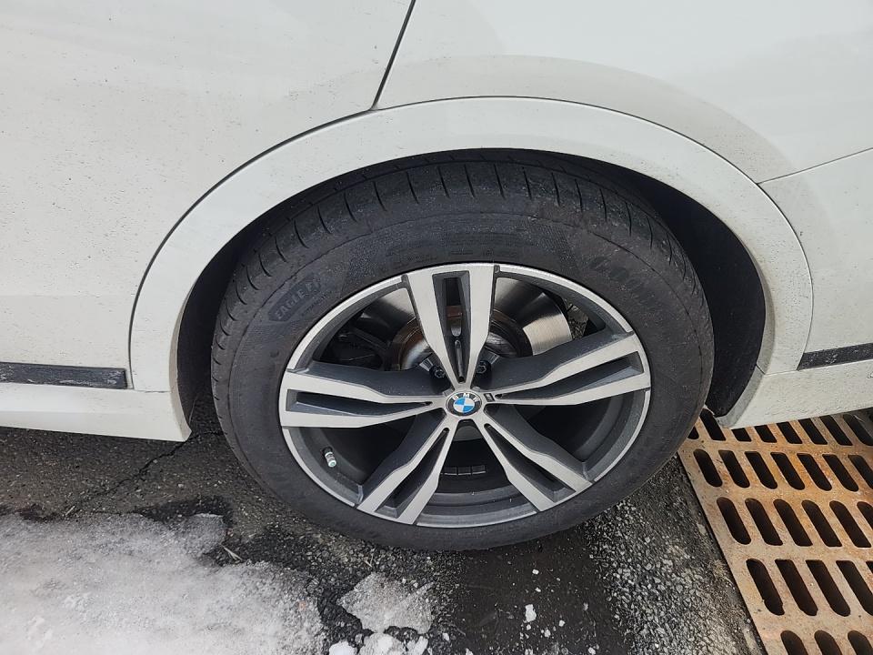 2022 BMW X7 M50i AWD