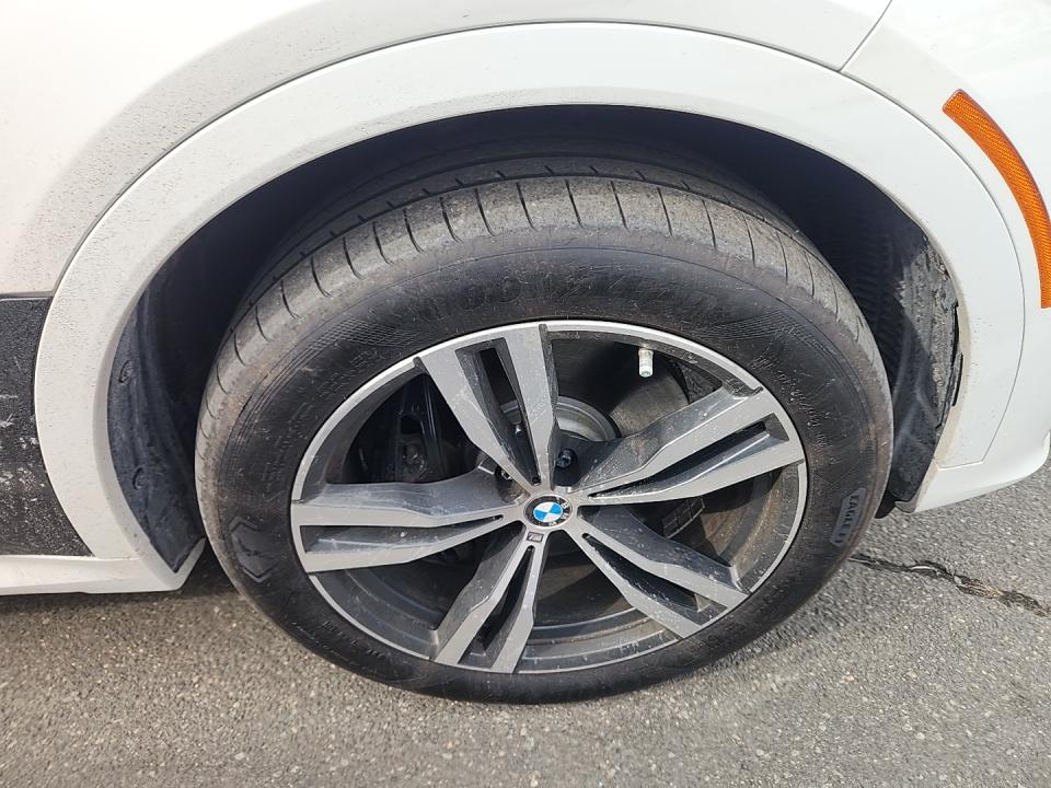 2022 BMW X7 M50i AWD