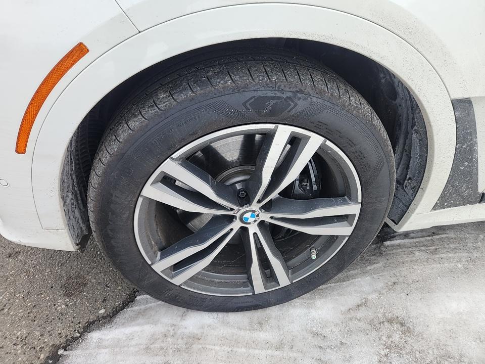 2022 BMW X7 M50i AWD