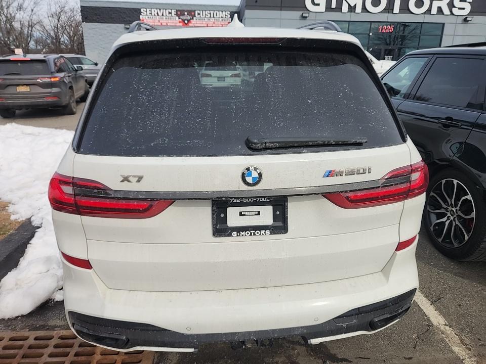 2022 BMW X7 M50i AWD
